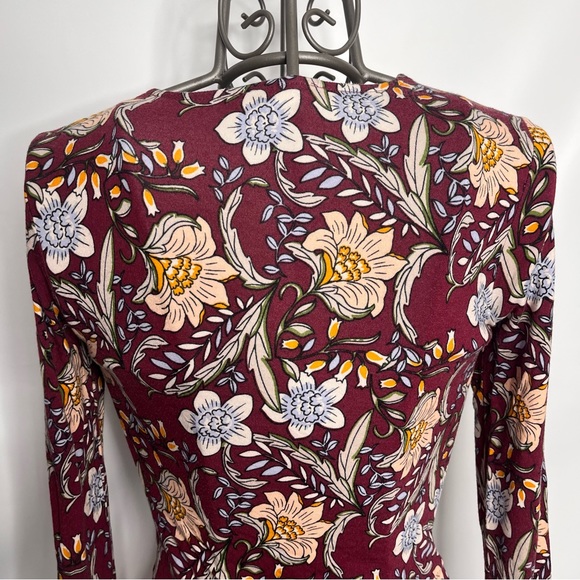 Forever 21 Long Sleeve Floral Boho Plunging Criss Cross Body Suit Size Small - Picture 11 of 13